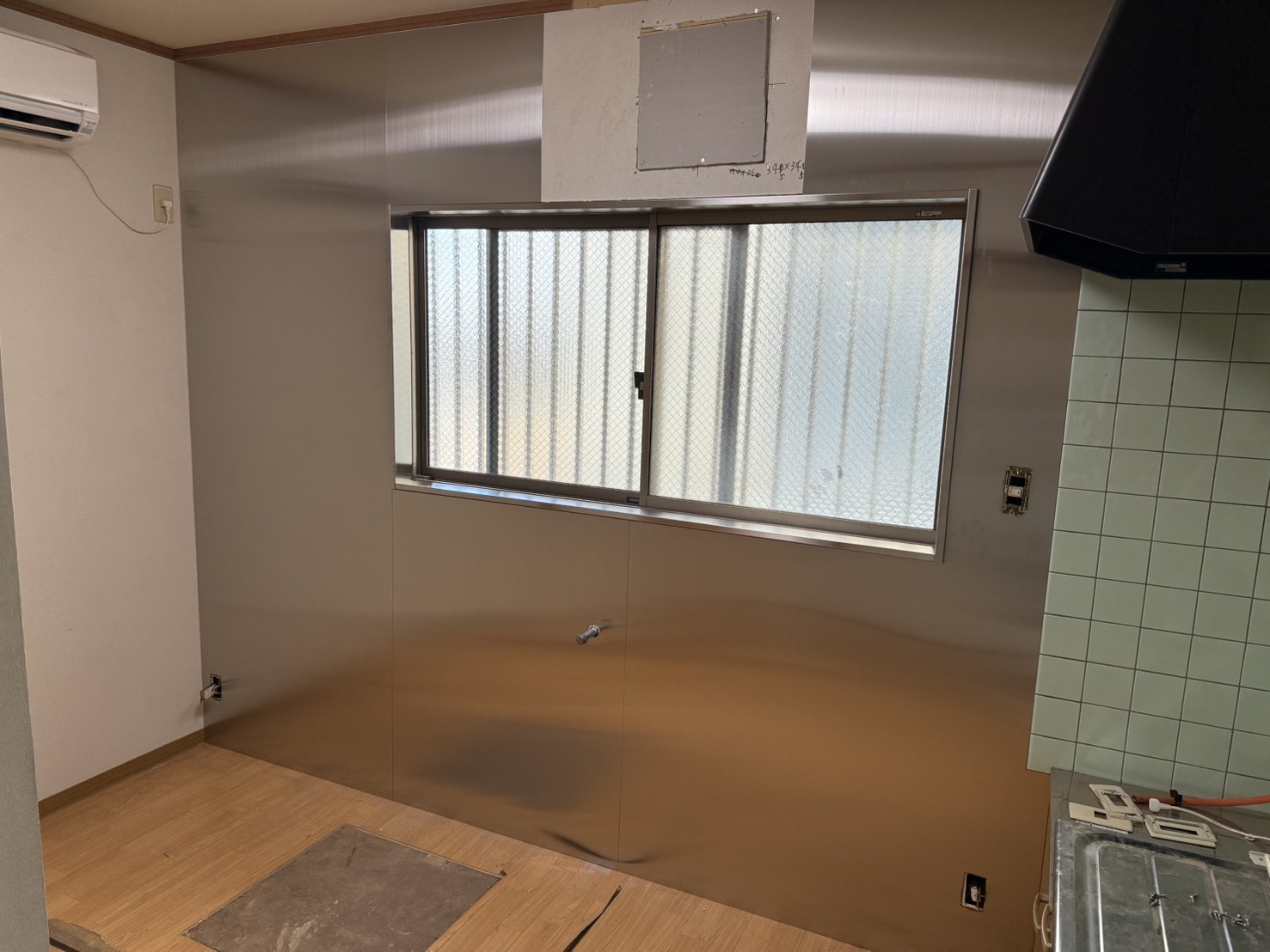 ステンレス板貼り