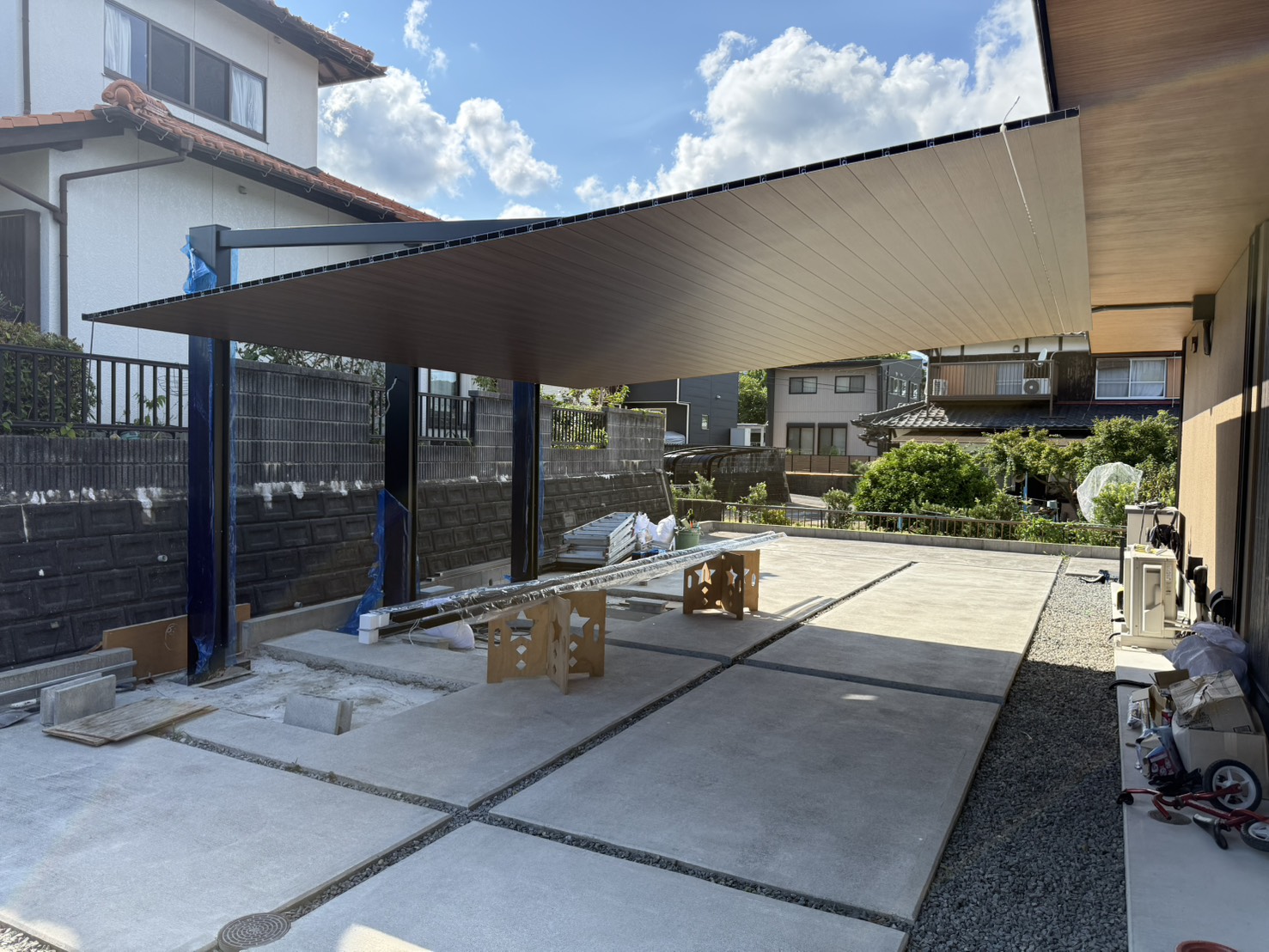 カーポート施工中の様子